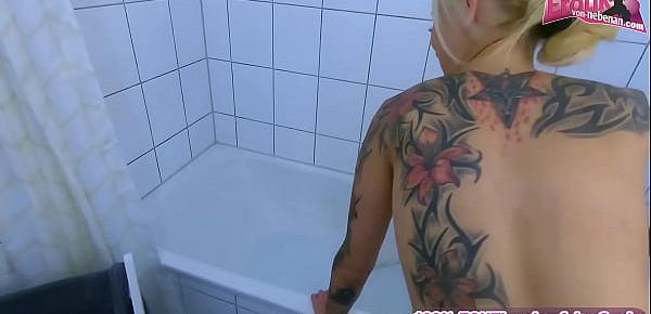  deutsche schlampe blonde teen macht piss fick im badezimmer